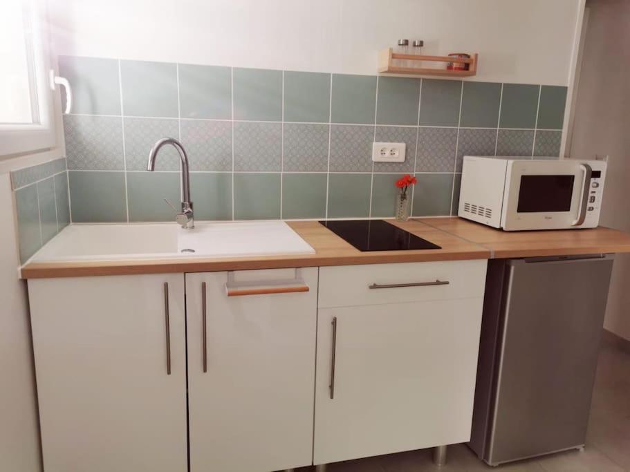 شقة Belle Dependance De 30M2 Avec Terrasse Et Jardin فينوف ليز أفيجْنْ المظهر الخارجي الصورة
